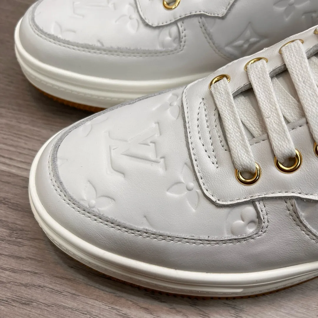 Ex-factory price: 400💰LV's latest casual men's shoes👉 👉 Popular casual fashion style, 💞 Simple and elegant style, 🔊 The fabric is made of imported cowhide, ☑️Comfortable sheepskin lining, original wear-resistant rubber outsole, real photos of classic models at the counter, two colors available, size: 38-44, (45 can be customized)